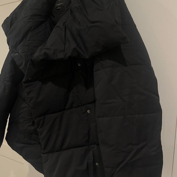 Mango Black Puffer - Picture 6 of 11